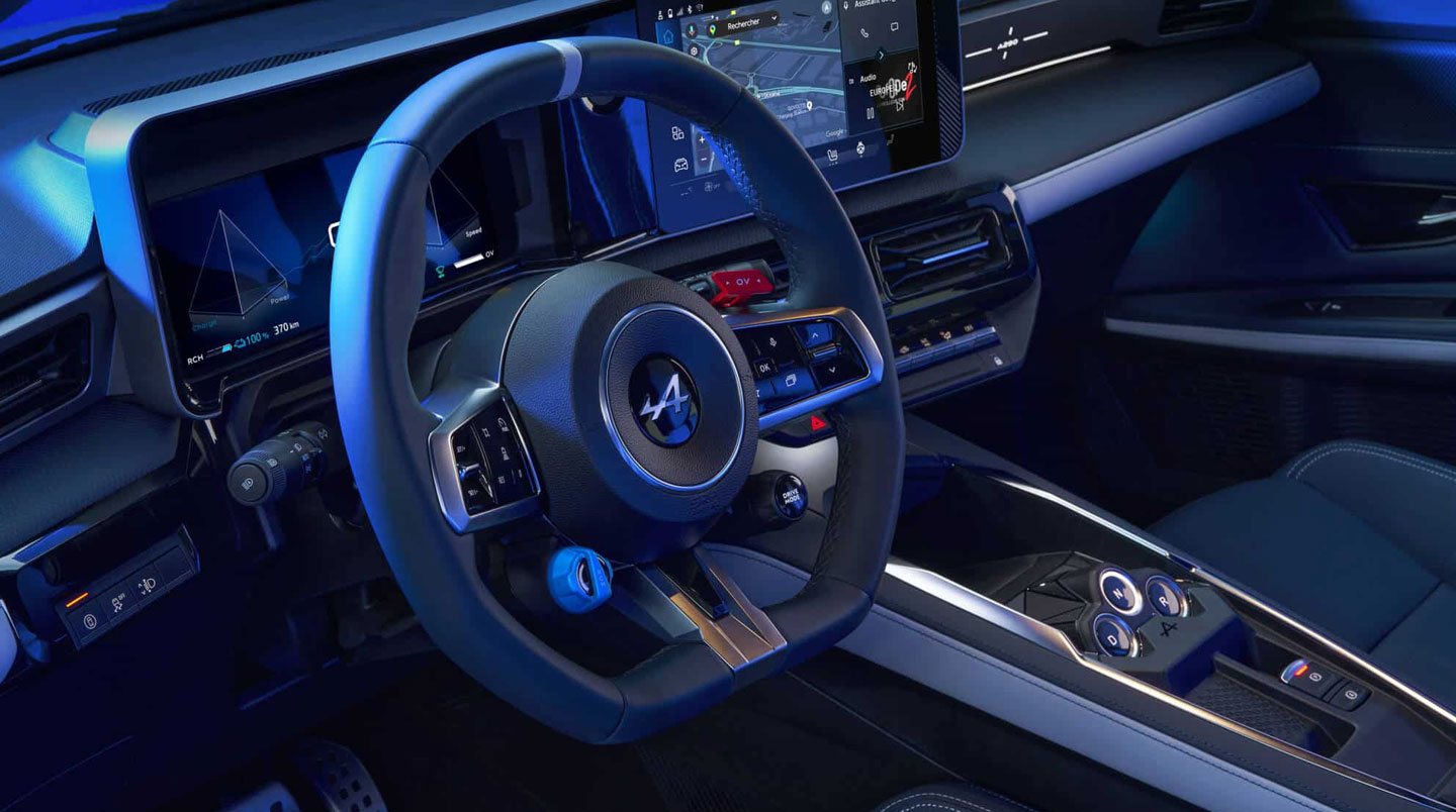 Intérieur Renault Clio Alpine avec volant sport et écran tactile